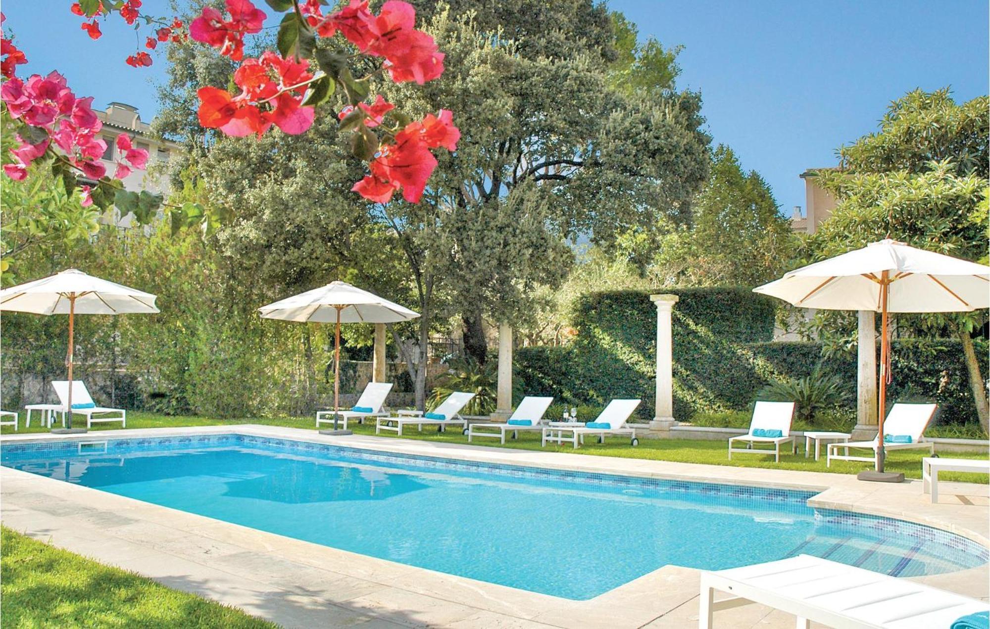 Сasa de vacaciones Awesome In With Outdoor Swimming Pool *