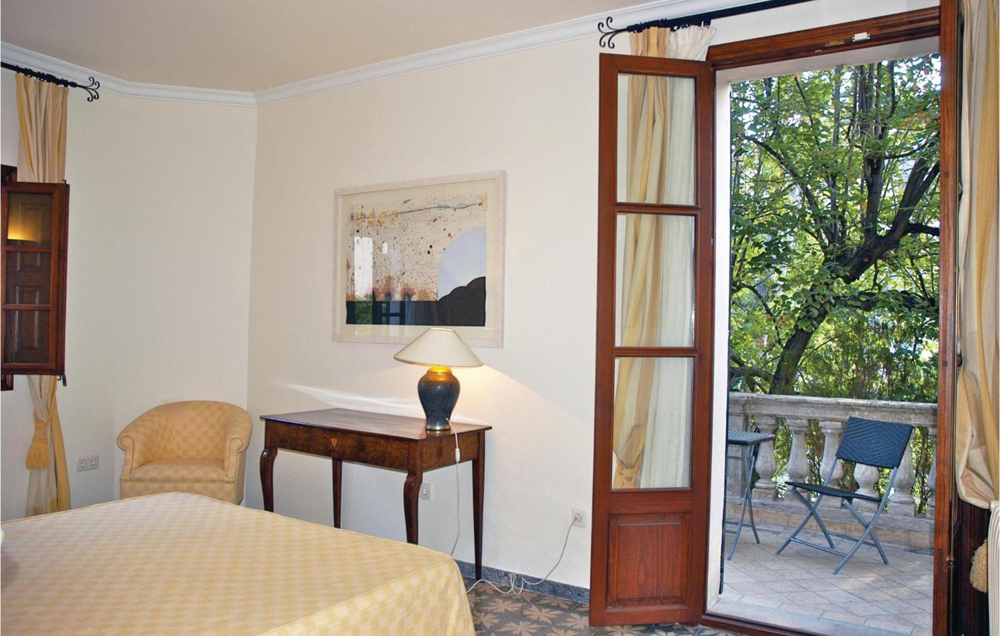 Сasa de vacaciones Awesome In With Outdoor Swimming Pool *
