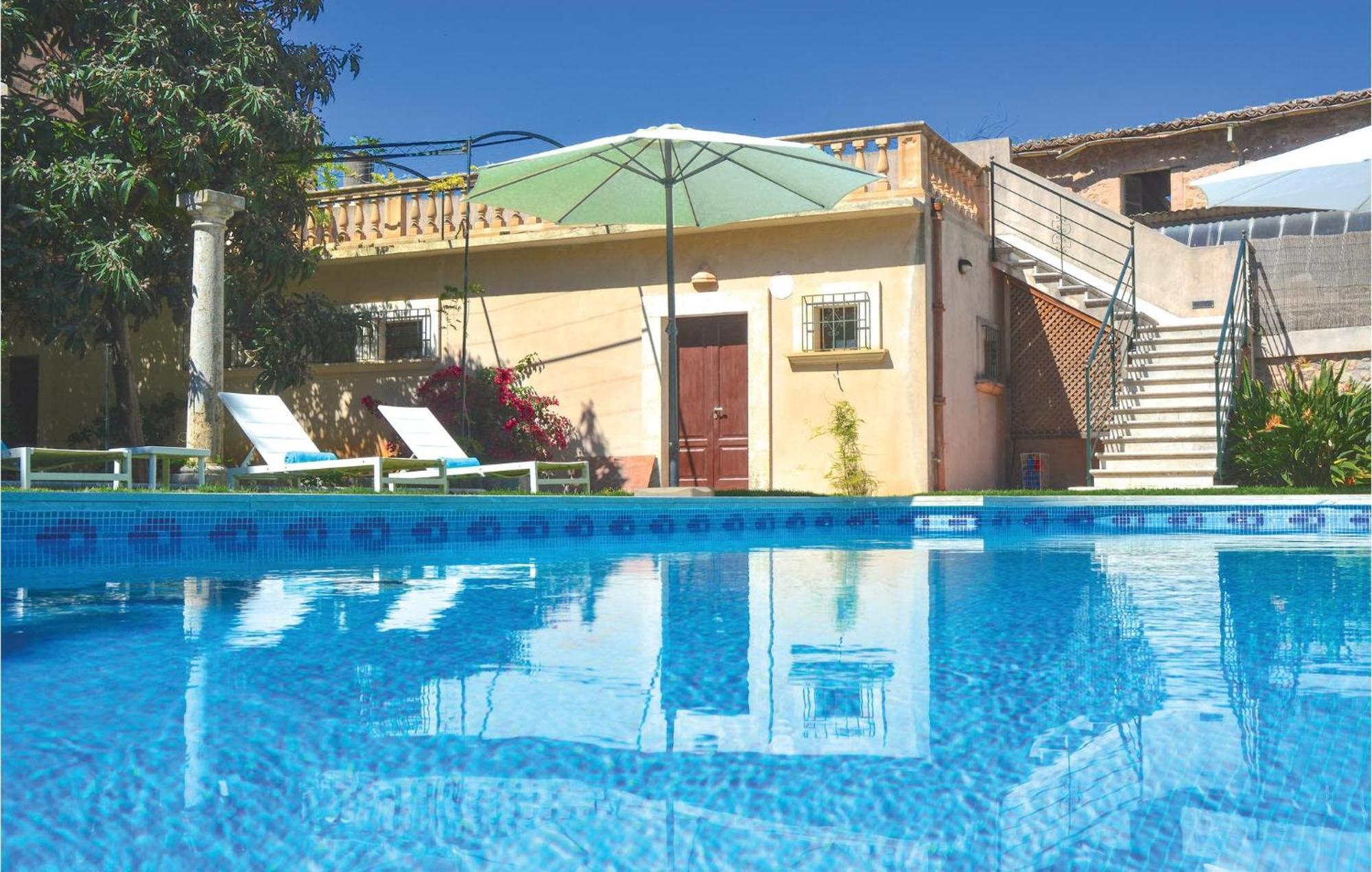 Сasa de vacaciones Awesome In With Outdoor Swimming Pool *